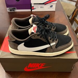 Travis Scott Jordan 1 Low Size 10.5